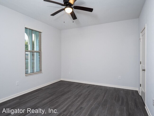 Building Photo - 4 br, 4 bath House - 608 SW 5th Terrace