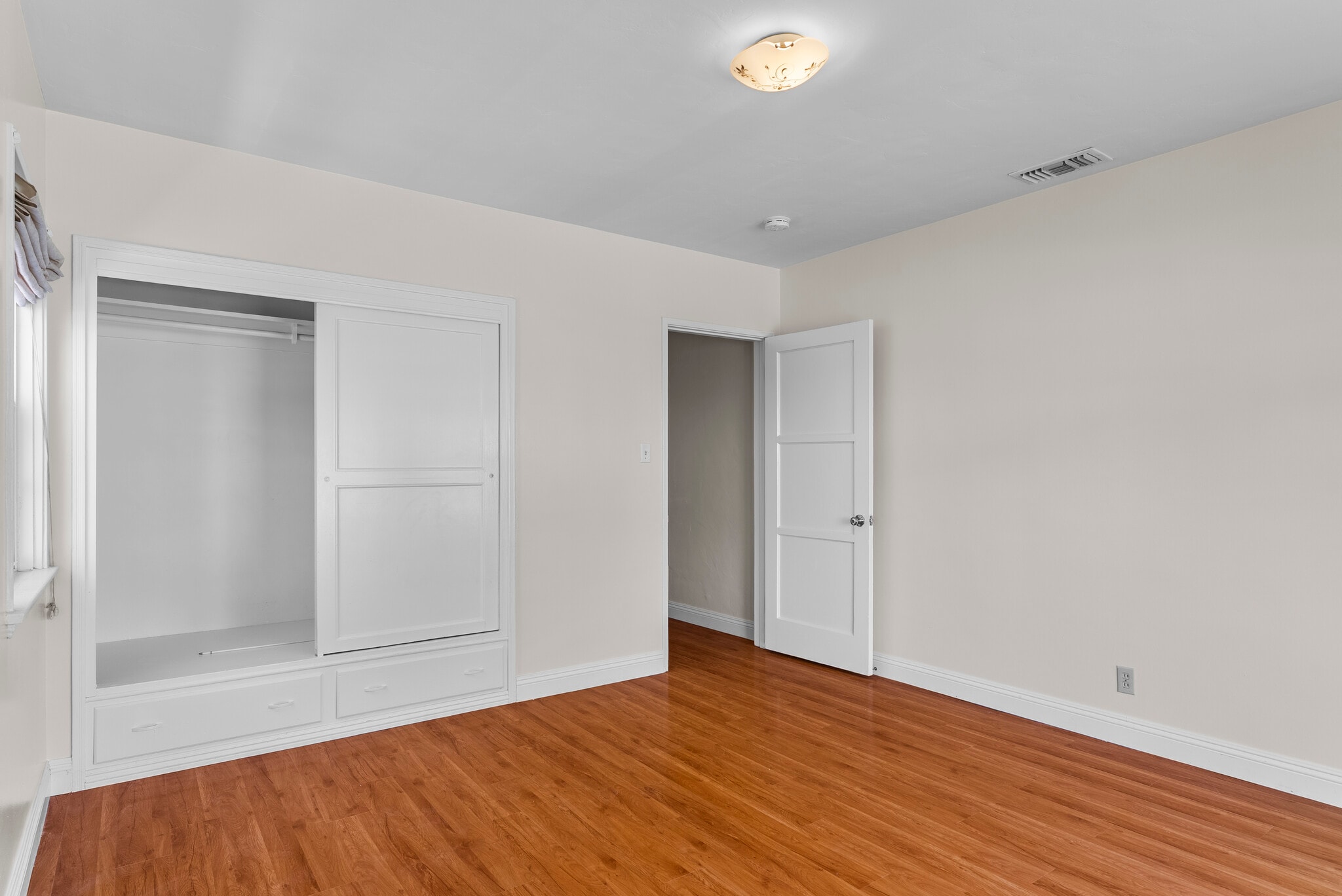 Building Photo - 550 Clement Dr