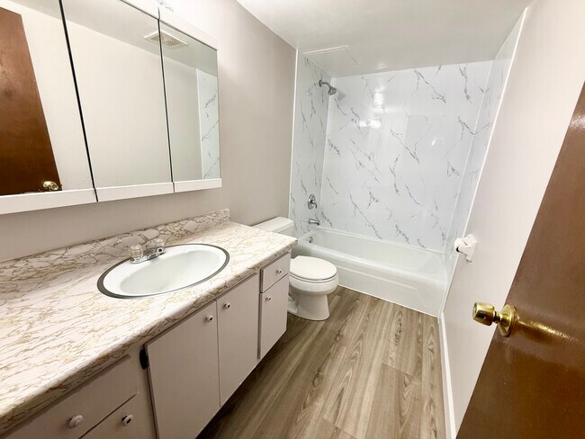 Building Photo - Bayside Apartments