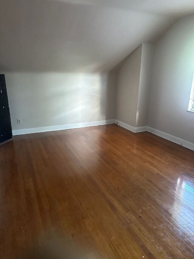 Building Photo - 3-Bed Gem in Detroit - Cozy 1163 Sq Ft Hom...