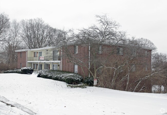 Building Photo - 3840 Briar Pl