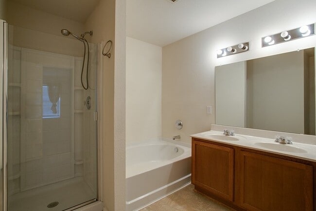 Building Photo - 4541 Martingale View Ln