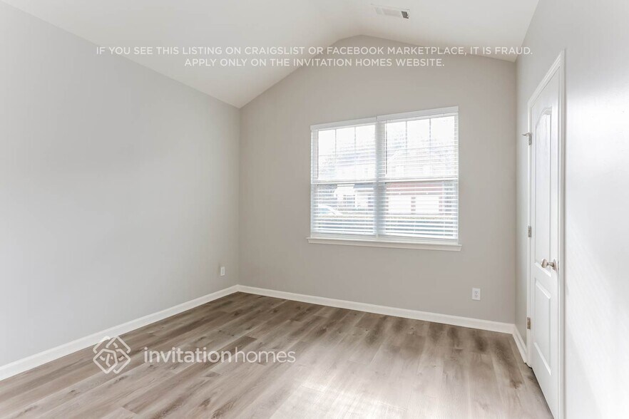 Building Photo - 5058 Manning Dr