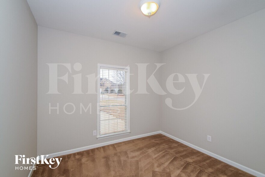 Building Photo - 1011 Alden Glen Dr