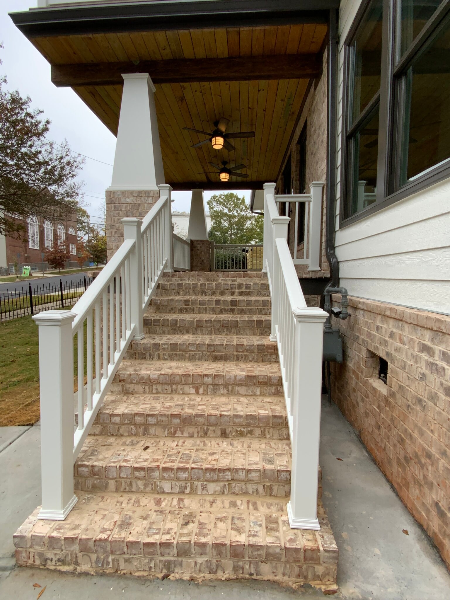 Front Porch - 116 3rd Ave