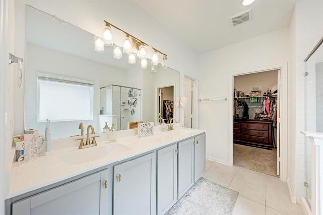 Building Photo - 411 Ravens Crst Dr