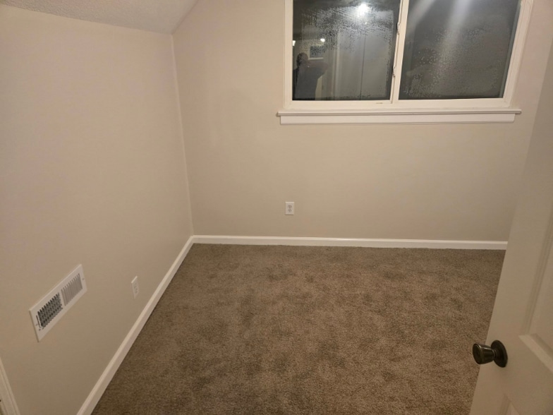 Building Photo - 5 Overlook Trail