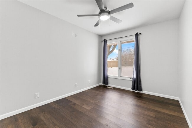 Building Photo - 1328 Timberline Dr