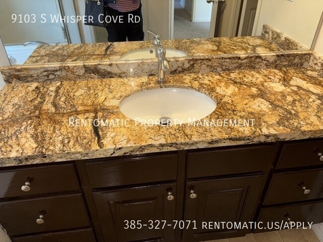 Building Photo - 9103 Whisper Cove Rd