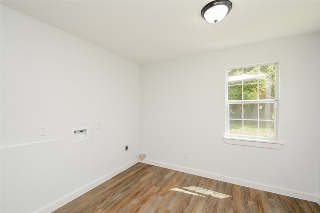 Building Photo - 4708 Los Angeles St