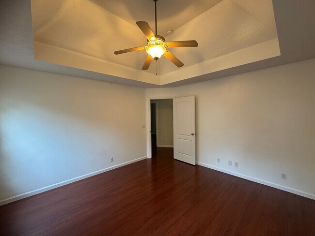 Building Photo - Single Family Home in Clarksville!
