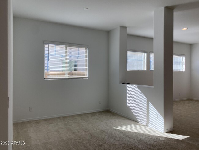 Building Photo - 442 W Golden Aspen Dr