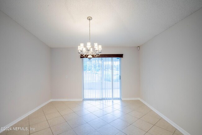 Building Photo - 3158 Ash Harbor Dr E