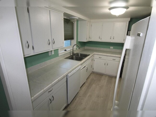 Building Photo - 2185 44th St