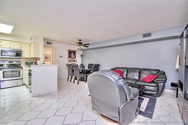 Building Photo - 14895 Builtmore Way