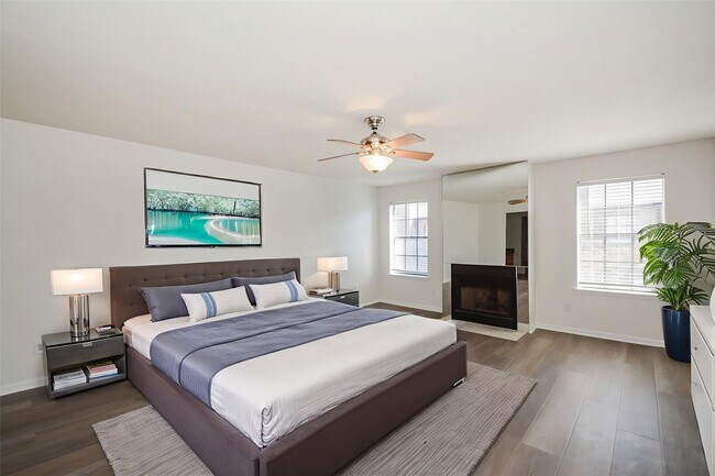 Building Photo - 9850 Pagewood Ln