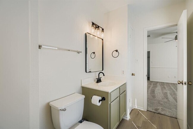 Building Photo - 1515 Curameng Cove