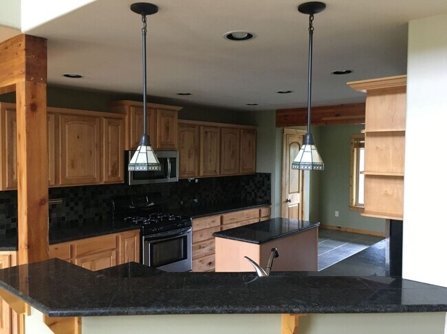 Building Photo - Gorgeous 3 Bedroom Home in Elk Grove Commu...