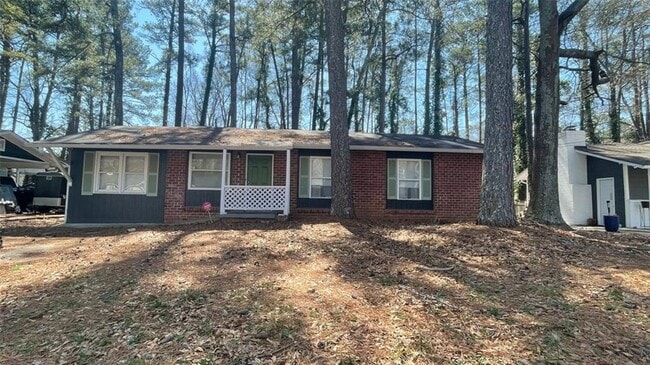 Building Photo - 185 Oak Dr SE