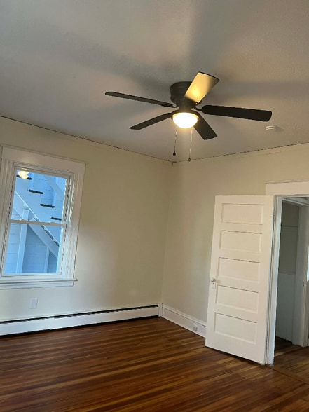 Building Photo - 45 Clinton St