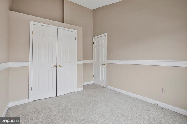 Building Photo - 14669 Cambridge Cir