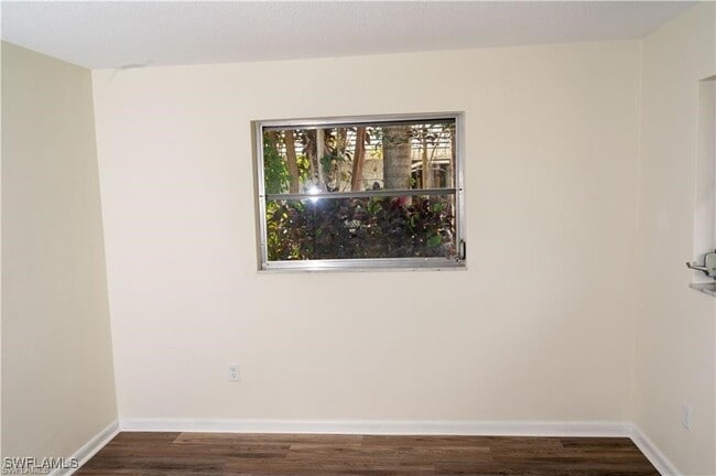 Building Photo - 5654 Eichen Cir