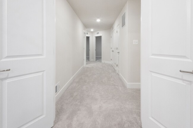 Building Photo - Spacious 3BR Townhome in Bryans Road