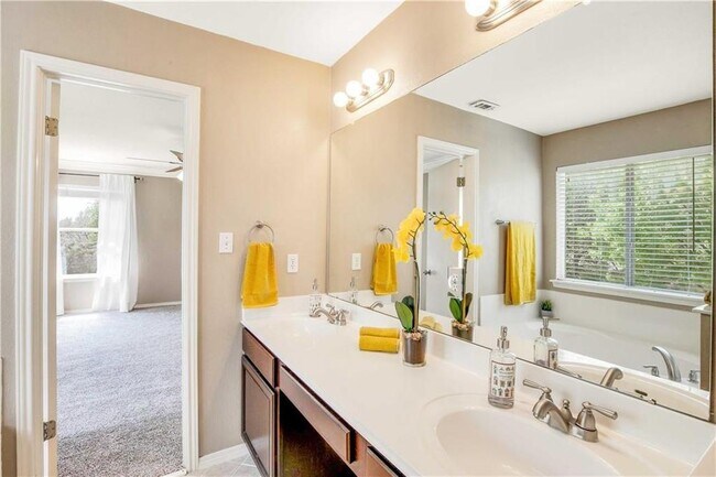 Building Photo - 1102 Deer Horn Cove
