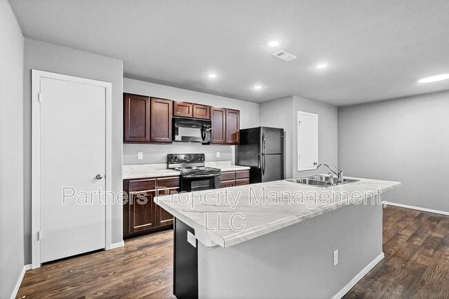 Building Photo - 236 E Anabranch Ct