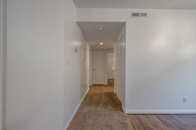 Building Photo - La Paloma Condo with 2-Bedrooms and 2-Bathrooms