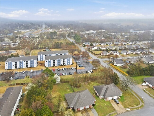 Building Photo - 932 S Curtis Ave