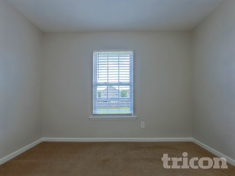 Building Photo - 543 Silver Spoon Ln