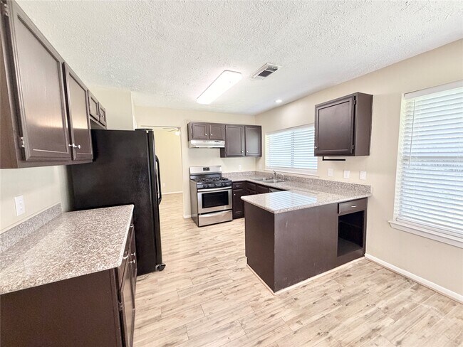 Building Photo - 12230 Fetlock Dr