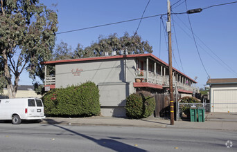 Building Photo - 1211-1221 La Salle Ave