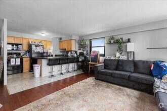 Building Photo - 1 bedroom in Chicago IL 60660
