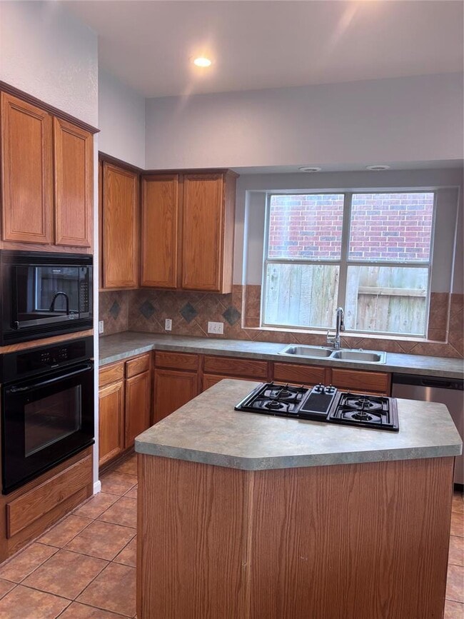 Building Photo - 1704 Lynnville Trail