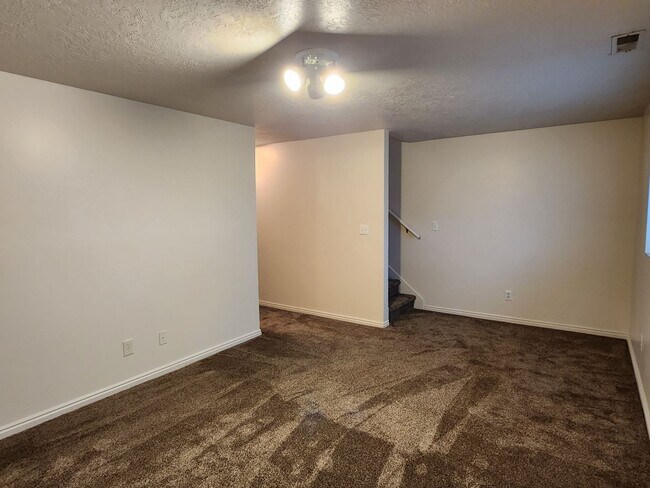 Building Photo - 129 W 100 N