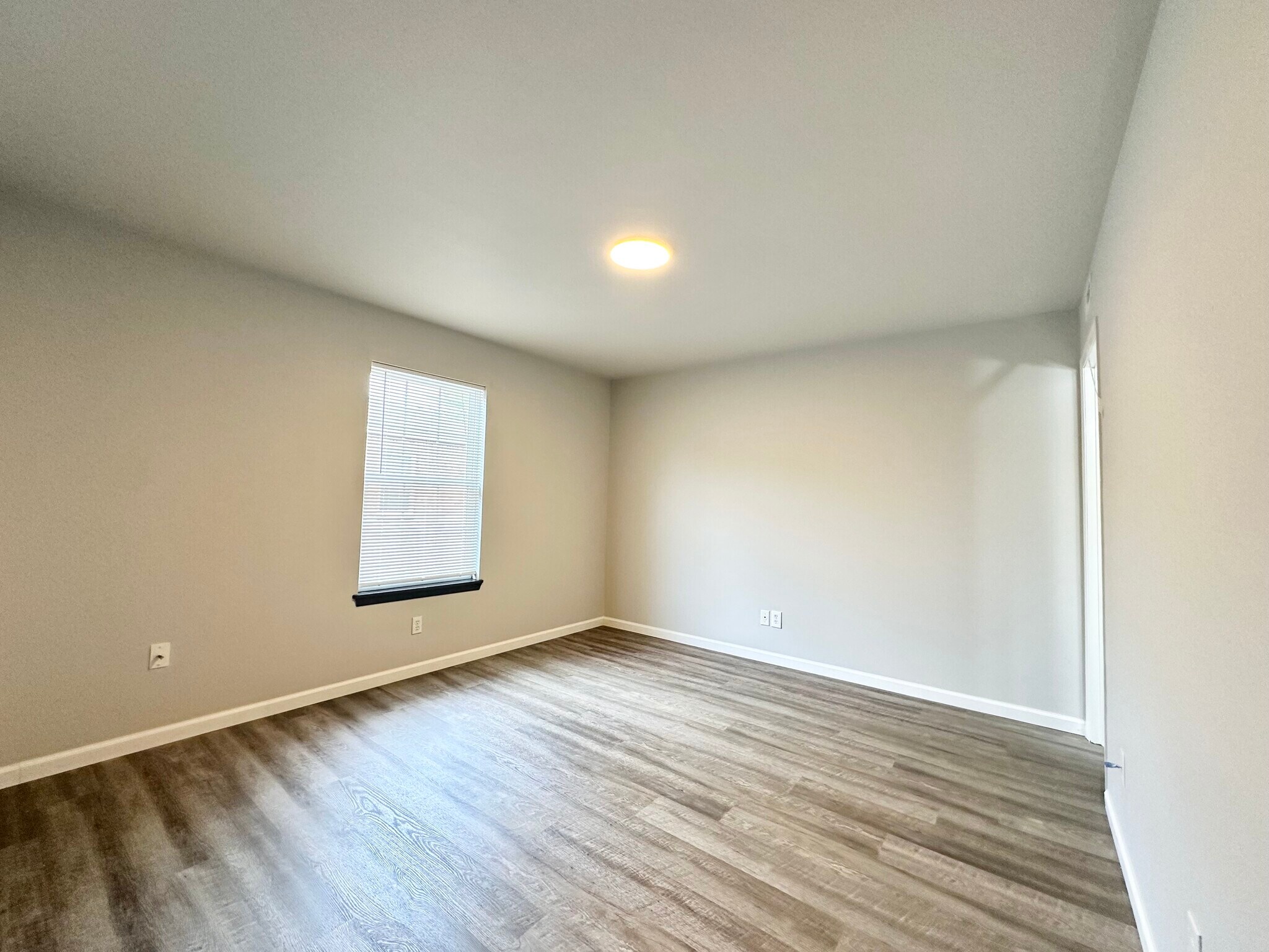 Building Photo - 9441 Green Park Gardens Dr