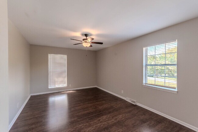Building Photo - 3123 McGavock Pk