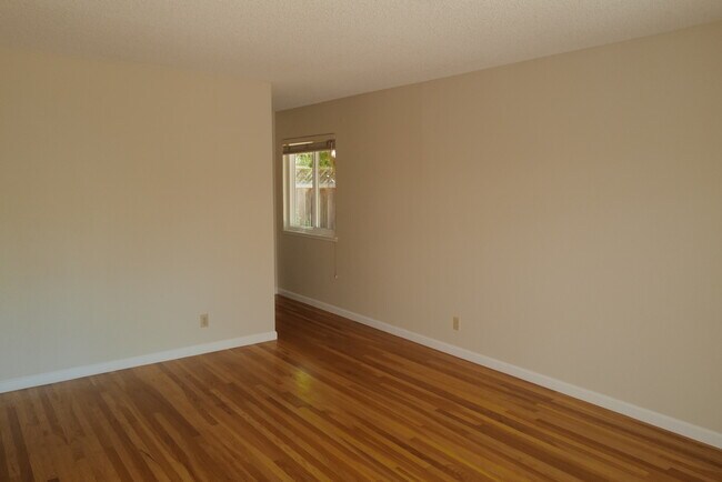 Building Photo - 21590 Fitzgerald Dr