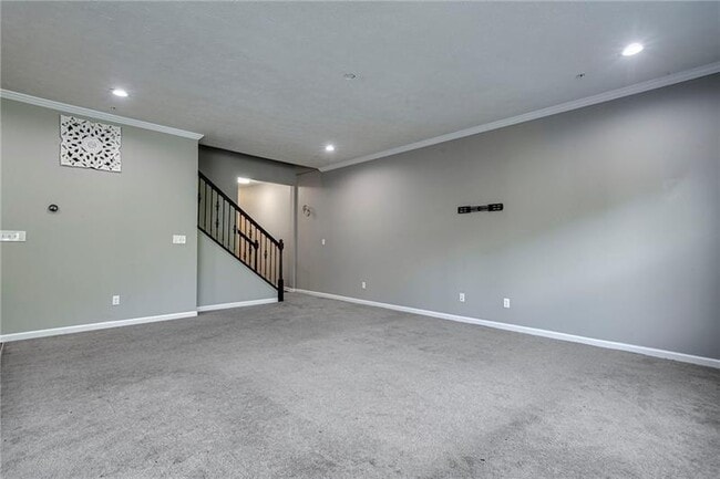 Building Photo - 512 Isabella Ct