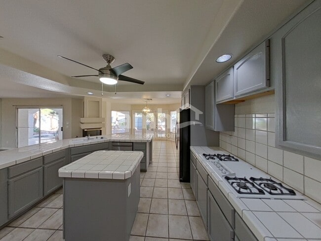 Building Photo - 2696 Pala Dura Dr