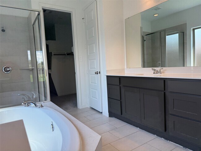 Building Photo - 4942 Hitchings Ct