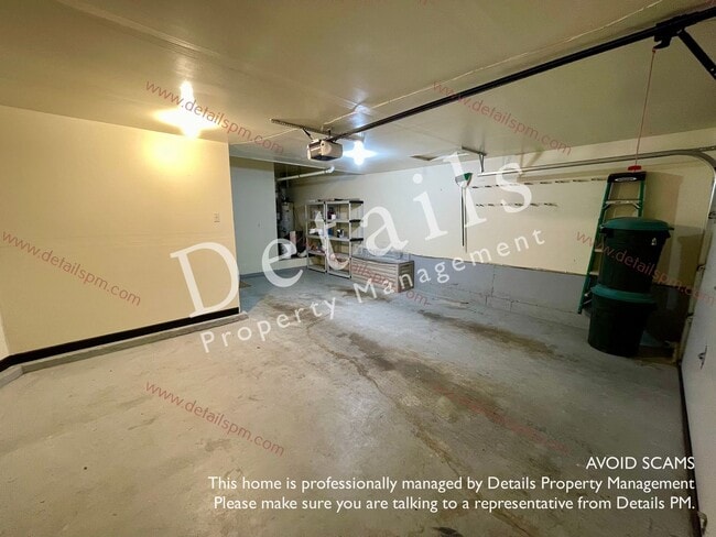 Building Photo - 3 BR bedroom Silverdale Townhouse