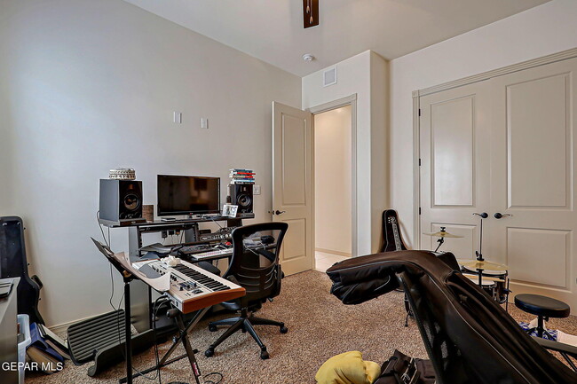 Building Photo - 13452 Emerald Falls Dr