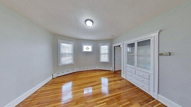 Building Photo - 152 Minot St