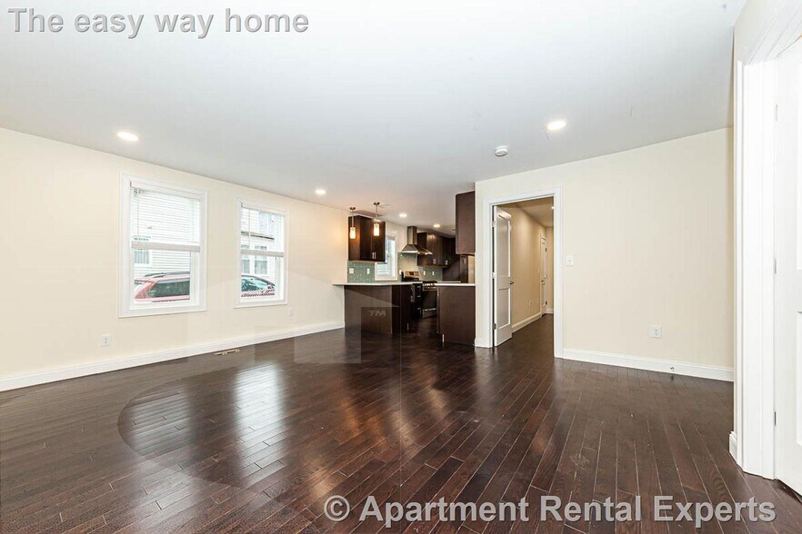 Building Photo - 28 Albion St