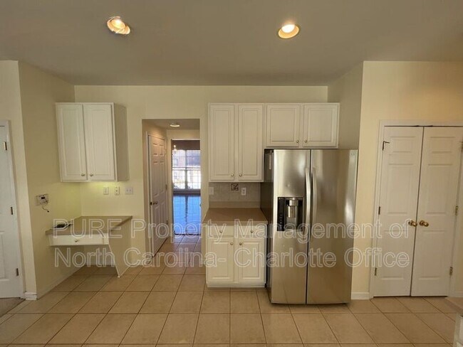 Building Photo - 12424 Kane Alexander Dr