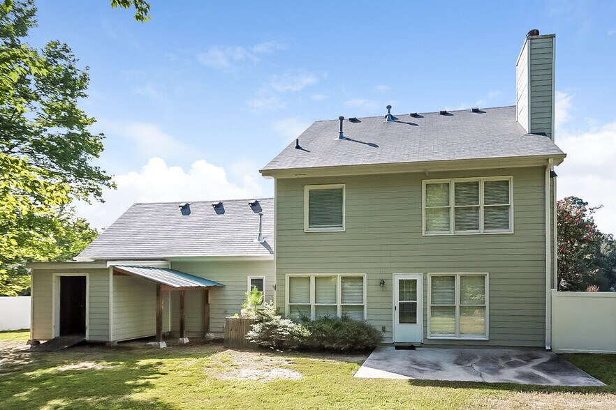 Building Photo - 2965 Lenora Springs Dr