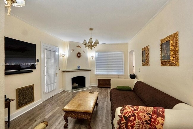 Building Photo - 906 Genoa St